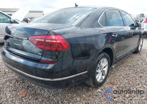 2017 Volkswagen Passat 1.8T S z USA, uszkodzony, nr VIN 1VWAT7A32HC073214